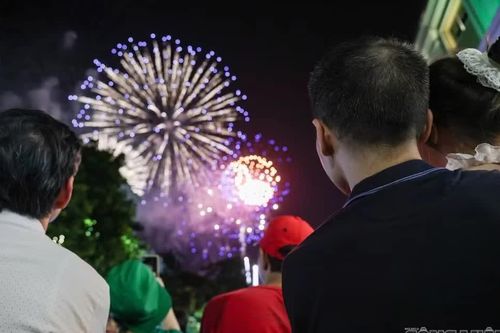 Hà Nội tổ chức pháo hoa hỏa thuật, ra mắt 72 tour du lịch dịp 10/10