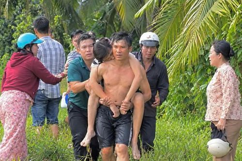 Nam sinh lớp 10 đuối nước khi cùng bạn đi câu cá tại Vĩnh Long