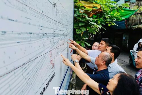 Hàng chục hộ dân ở Định Công bàn giao mặt bằng cho dự án mở rộng Quốc lộ 1A