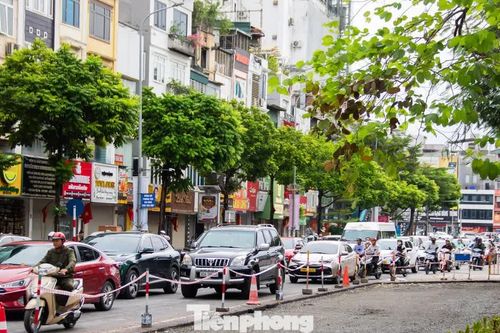 Đường nghìn tỷ vừa thông xe, Ô Chợ Dừa lại ùn ứ vì xén dải phân cách