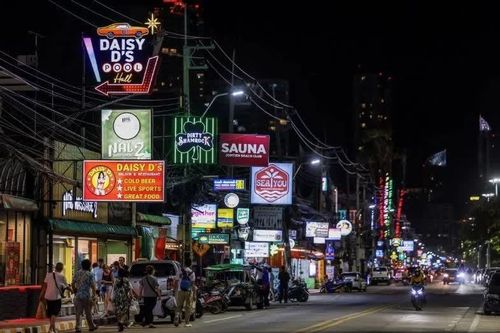 Thái Lan 'dậy sóng' khi người nước ngoài ồ ạt chiếm lĩnh các 'thiên đường'