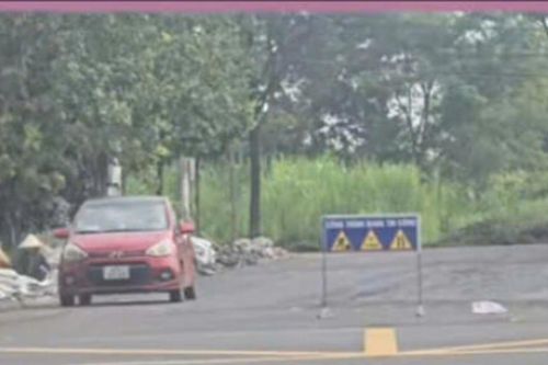 Công an vào cuộc xác minh clip ô tô con 'lu đường'