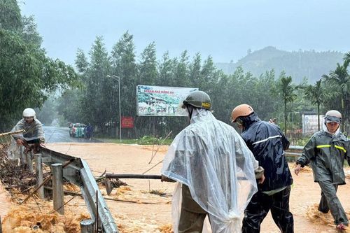 Huế rà soát nhà dân, nhà trọ vùng thấp trũng trước mưa lớn