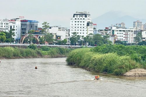 Hé lộ diễn biến vụ kiểm lâm viên mất tích trên sông Hồng
