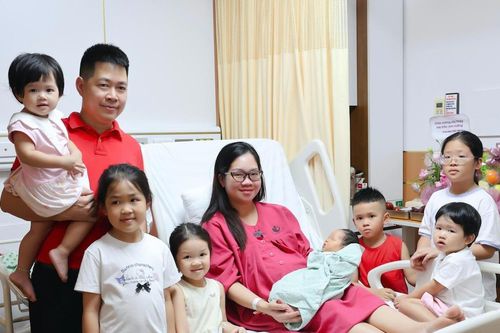Biến cố khó ngờ của người phụ nữ Hà Nội sinh con thứ 7 sau 9 năm lấy chồng