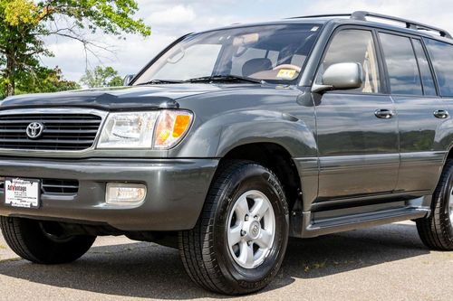 Loạt xe Toyota Land Cruiser cũ được thanh lý giá rẻ, có xe chỉ 211 triệu đồng