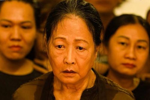 'Trại buôn người' 10 ngày bỏ túi 290 tỷ nhưng vẫn thua 'Mưa đỏ' và 'Mai'