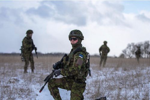 Estonia đưa quân áp sát Nga, mở rộng năng lực tấn công tầm xa