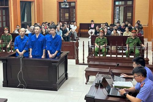 5 bị cáo lĩnh 49 năm 3 tháng tù trong vụ án ma túy