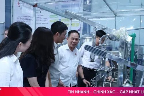 Đoàn ĐBQH Hà Tĩnh khảo sát chất lượng nước uống đóng chai