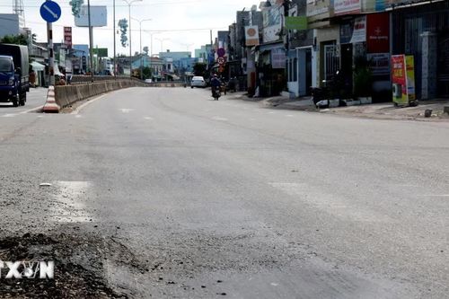 Khẩn trương sửa chữa hư hỏng trên mặt đường Quốc lộ 1A qua địa bàn Lâm Đồng