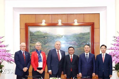 Thường trực Ban Bí thư tiếp Chủ tịch Đảng Công nhân Hungary