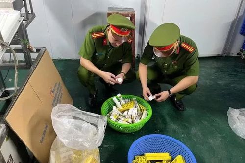 Khởi tố 4 bị can trong vụ sản xuất hàng triệu sản phẩm C sủi giả