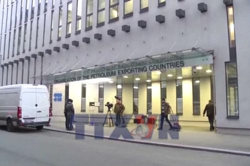 Nhiều nước OPEC+ nhất trí giữ nguyên sản lượng dầu