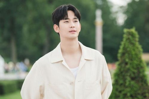 Kim Soo Hyun được hàng nghìn khán giả Philippines chào đón