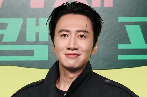 Lee Kwang Soo bị 'bắt quả tang'