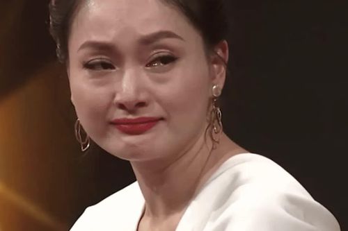 Lan Phương bị 'xén tóc'