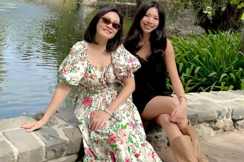 Cuộc sống hiện tại của Hồng Đào bên hai con gái ở Mỹ