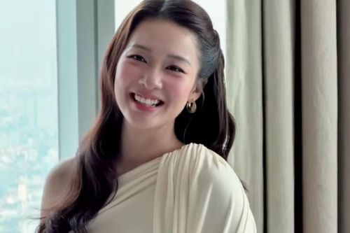 Khả Ngân rạng rỡ trong những tuần cuối thai kỳ