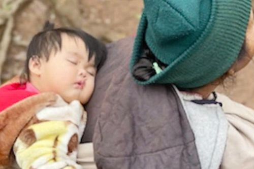 Ký sự La Lay - Bài 1: Những đứa trẻ tựa cửa chờ cha mẹ