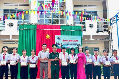 Tuyên truyền phòng, chống ma túy cho học sinh tại vùng biên