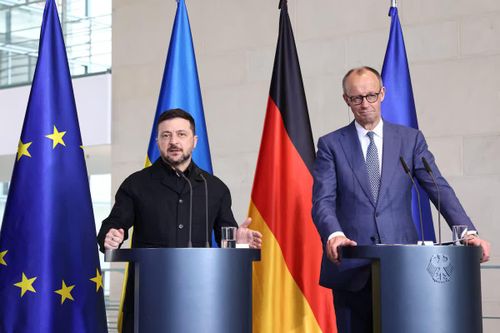 Đức công bố viện trợ quân sự mới cho Ukraine, kêu gọi nối lại đàm phán hòa bình
