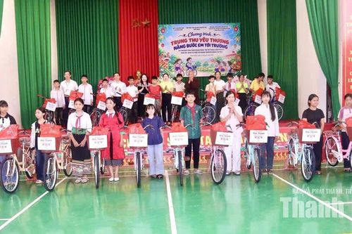 Tiếp sức cho trẻ em có hoàn cảnh khó khăn