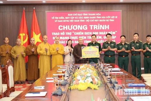 Trao kinh phí hỗ trợ chiến dịch tìm kiếm, quy tập và xác định danh tính hài cốt liệt sĩ