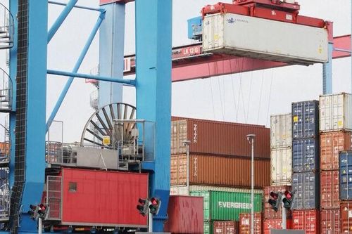 Trung Quốc gia tăng căng thẳng thương mại với châu Âu