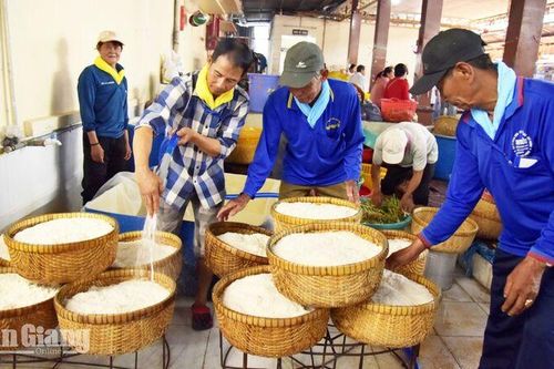 Những người "giữ lửa" lễ hội Nguyễn Trung Trực