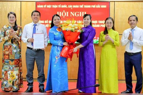 Đảng ủy MTTQ thành phố Bắc Ninh tiếp nhận tổ chức Đảng và đảng viên