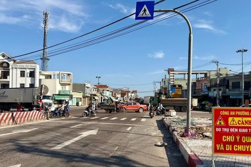 Sớm khôi phục đèn tín hiệu ngã tư Gò Găng