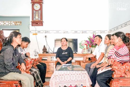 Lặng thầm lo việc xóm làng