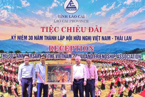 Phó Bí thư Thường trực Tỉnh ủy Hoàng Giang dự chương trình giao lưu văn hóa Việt Nam - Thái Lan