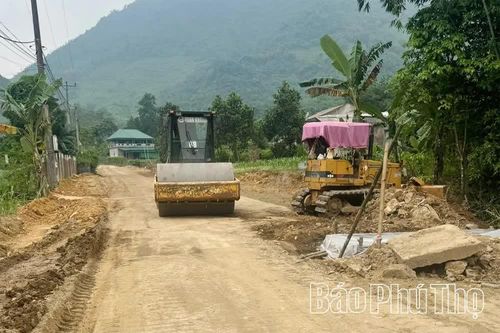 Mở đường phát triển vùng đồng bào dân tộc thiểu số và miền núi