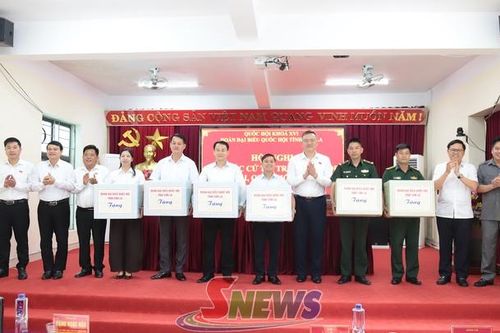 Đại biểu Quốc hội tỉnh Sơn La tiếp xúc cử tri tại Chiềng Khoong