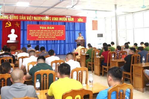 Nâng cao ý thức chấp hành pháp luật trong vận tải hành khách trên Quốc lộ 4C
