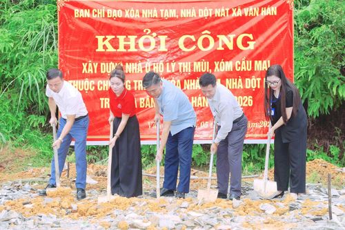 Khởi công xóa 2 nhà tạm và hỗ trợ Mẹ Việt Nam Anh hùng tại xã Văn Hán