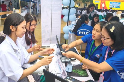 Hơn 1.600 học sinh tham gia Ngày hội việc làm năm 2026