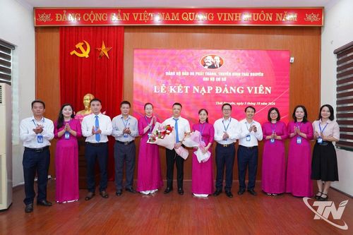 Đảng bộ Báo và Phát thanh, Truyền hình Thái Nguyên: Kết nạp 2 đảng viên mới