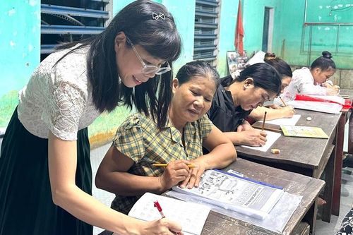 Vượt tuổi tìm con chữ