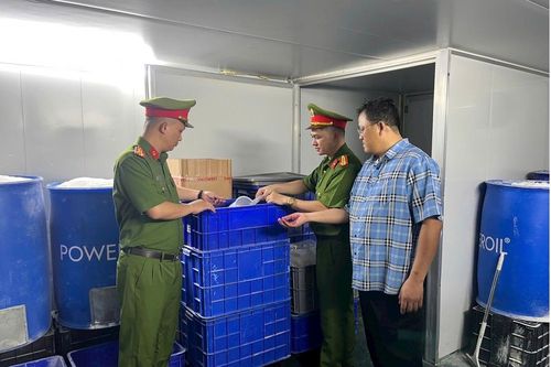 Hà Nội: Hơn 1,2 triệu viên sủi nghi giả bị tạm giữ, có mẫu chứa chất bảo quản vượt 20 lần