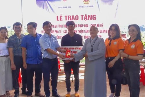 Quảng Ngãi: Bàn giao 'Mái ấm tình thương' đến gia đình có hoàn cảnh khó khăn