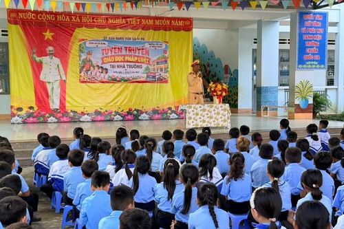 Gia Lai: Hơn 4.200 học sinh được tuyên truyền ATGT