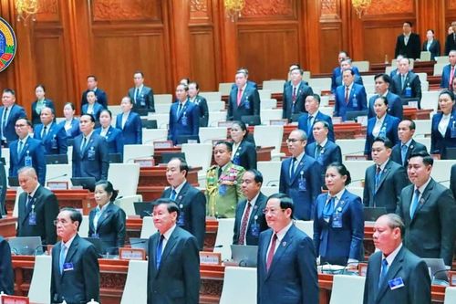 Thủ tướng Lê Minh Hưng và Chủ tịch Quốc hội Trần Thanh Mẫn chúc mừng tân Thủ tướng và tân Chủ tịch Quốc hội Lào