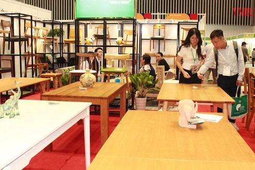 Gỗ, thép vào mùa nước rút: Sân nhà không thể 'làm nhanh, bán gấp'