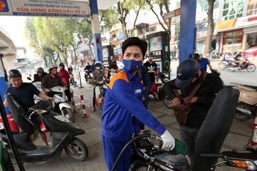 Bộ Công Thương yêu cầu bảo đảm nguồn cung xăng dầu