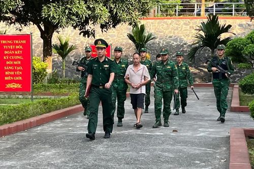 Điều tra đường dây mua bán người núp bóng xuất cảnh trái phép