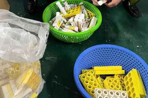 Hàng triệu lọ C sủi giả: Khi lợi nhuận bất chấp tội ác