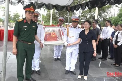 Lễ truy điệu, an táng hài cốt liệt sĩ Lý Văn Tình tại Nghĩa trang Liệt sĩ xã Hòa An
